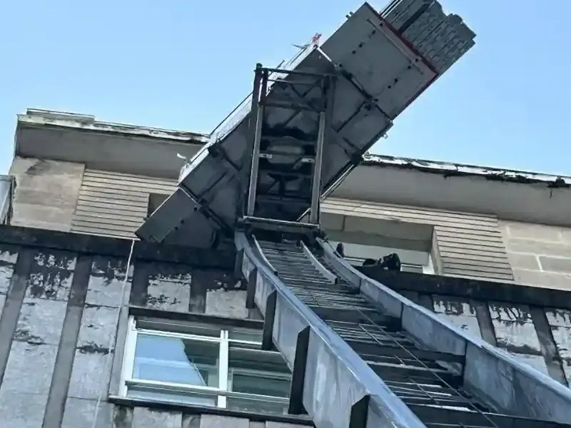 Elevador de fachada y montaje de muebles de mudanza